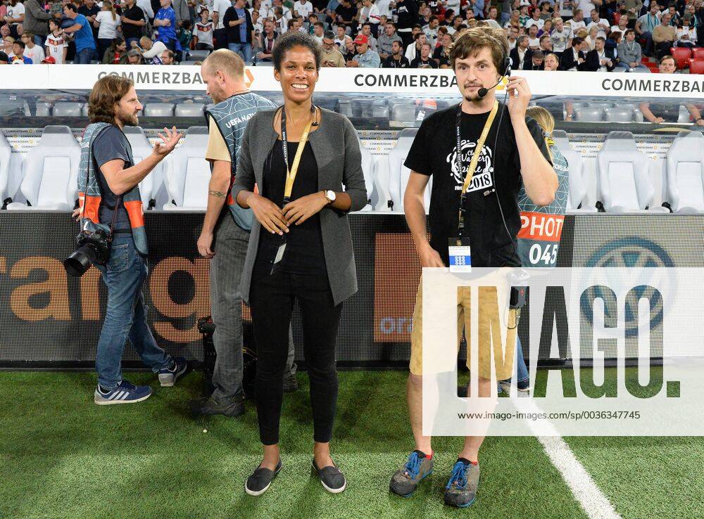 Fussball, Herren, Saison 2018 19, Nations League, Länderspiel in München, Deutschland - Frankreich (0:0), v. l. Ex-Nationalspielerin Navina Omilade war Volunteer des Bayerischen Fußball-Verbandes, 06.09.2018,