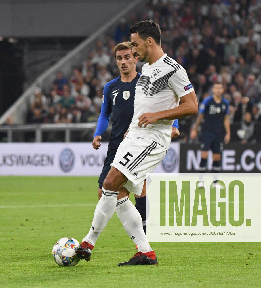 Fussball, Herren, Saison 2018 19, Nations League, Länderspiel in München, Deutschland - Frankreich (0:0), v. l. Antoine Griezmann (Frankreich), Mats Hummels (Deutschland), 06.09.2018,