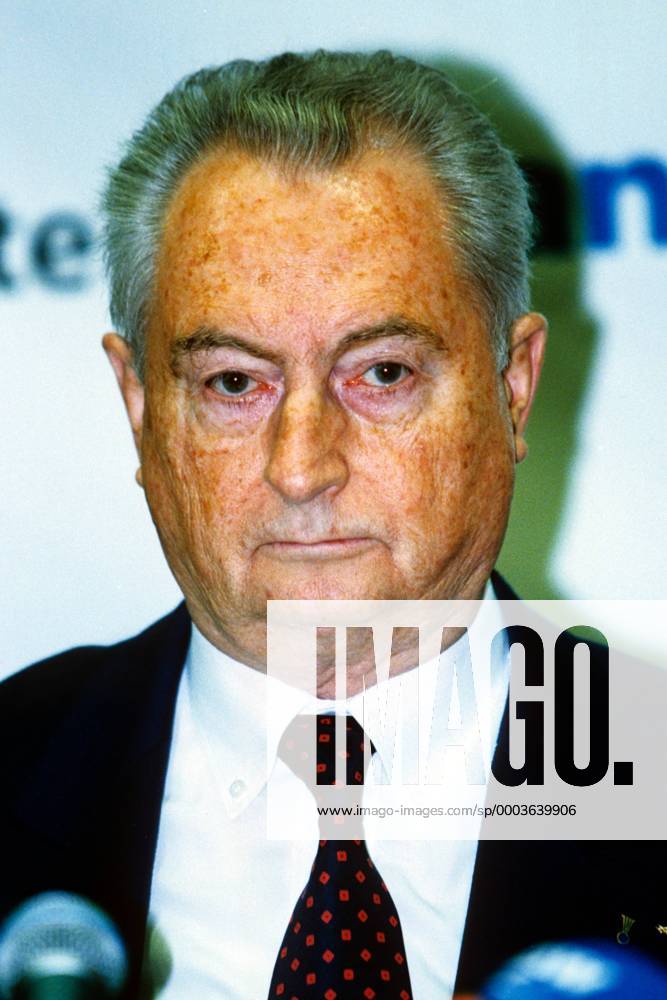 IHF Präsident Erwin Lanc (Österreich) Handball Herren 1997 Porträt Handball Herren 1997 Porträt