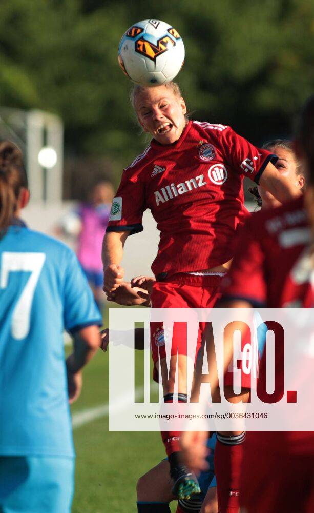 Subotica(Serbia) ZFK Spartak Subotica-FC Bayern München UEFA women s football champions league round of 32 Leonie Maier FC Bayern München :