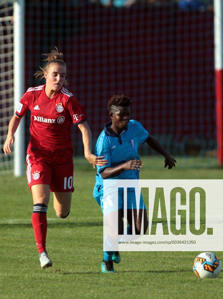 Subotica(Serbia) ZFK Spartak Subotica-FC Bayern München UEFA women s football champions league round of 32 Jill Roord(L) FC Bayern München, Priscilla Okyere(R) ZFK Spartak :