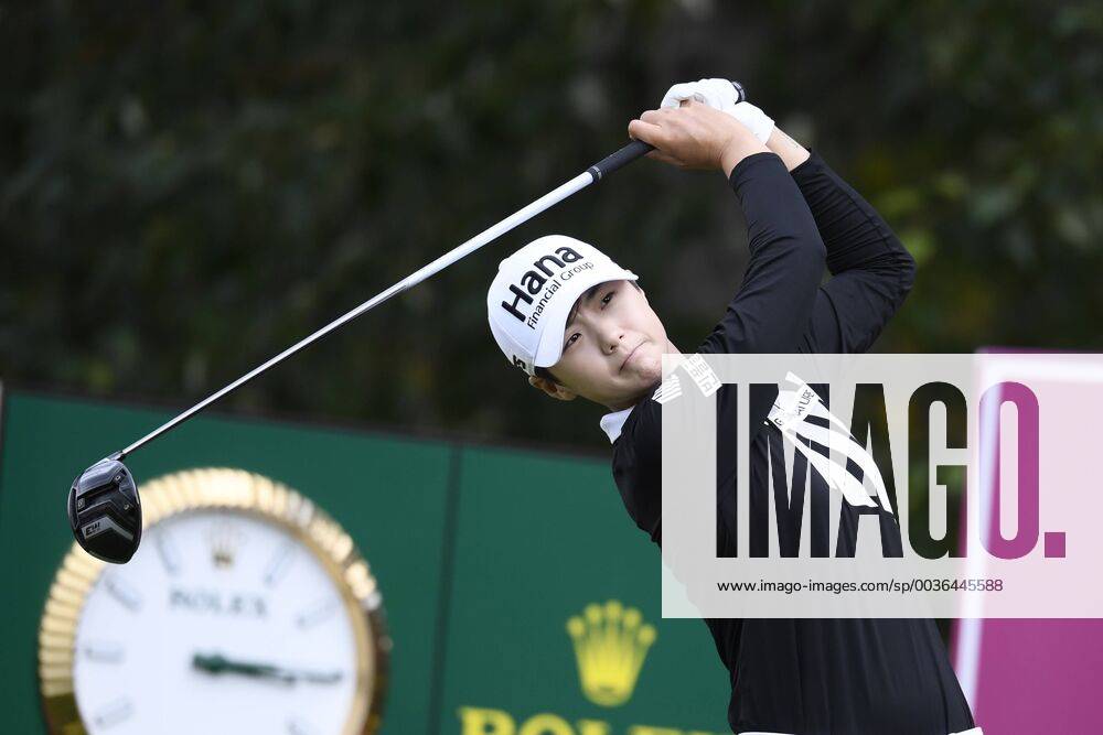(180914) -- EVIAN, Sept. 14, 2018 -- Park Sung Hyun of South Korea plays a shot during the first round of the Evian Golf Championship on Sept. 13, 2018 in Evian-les-Bains, France. ) (SP)FRANCE-EVIAN-GOLF CHAMPIONSHIP 2018 AlainxGROSCLAUDE