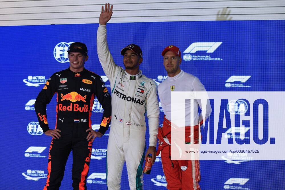 15th September 2018, Marina Bay Street Circuit, Singapore; Formula One Grand Prix of Singapore, Qualification; Mercedes AMG Petronas Motorsport, Lewis Hamilton takes pole for tomorrows race followed by Aston Martin Red Bull Racing TAG Heuer, Max Verstappen and Scuderia Ferrari, Sebastian Vettel ActionPlus12062531 Octane