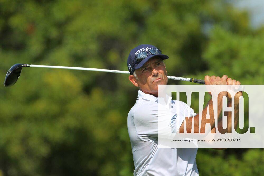 Grand Blanc, Michigan, United States - Tom Byrum of San Antonio, Texas hits from the 13th tee during the second round of the The Ally Challenge golf tournament presented by McLaren at Warwick Hills Golf & Country Club in Grand Blanc, MI, USA Saturday, September 15, 2018. The Ally Challenge 2018 - ZUMAn230 20180915_zaa_n230_1104