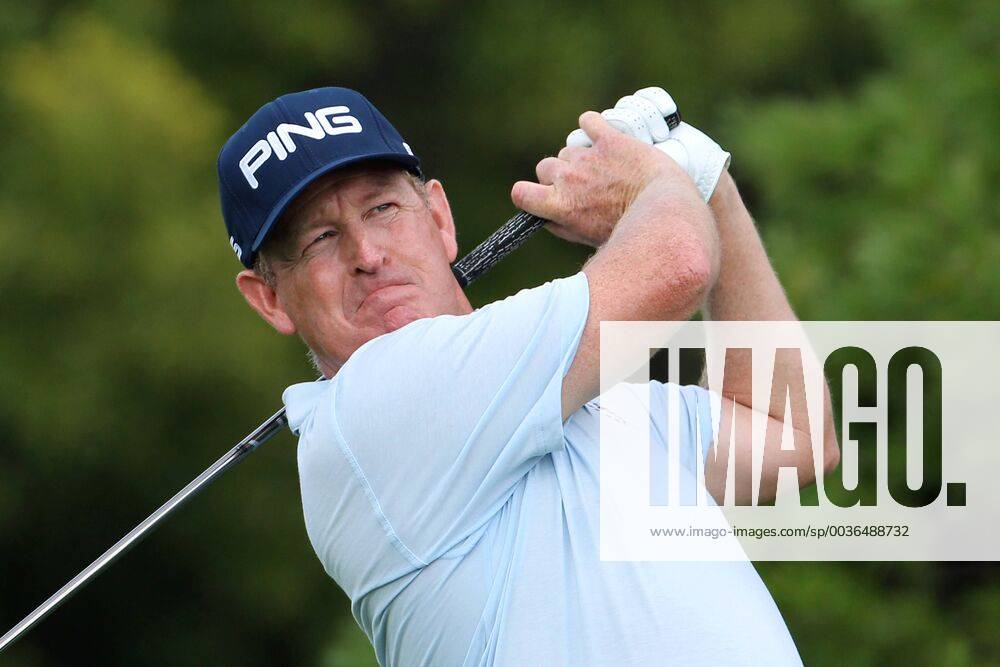 Grand Blanc, Michigan, United States - Jeff Maggert of Sea Pines, South Carolina hits from the 13th tee during the second round of the The Ally Challenge golf tournament presented by McLaren at Warwick Hills Golf & Country Club in Grand Blanc, MI, USA Saturday, September 15, 2018. The Ally Challenge 2018 - ZUMAn230 20180915_zaa_n230_1093