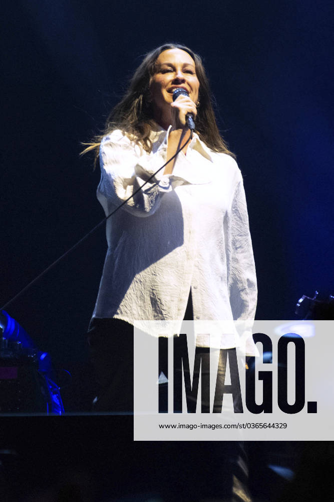 November 17,2023, Mexico City, Mexico: Canadian singer Alanis Morissette performs on stage during the day one of the Corona Capital 2023 Music Festival at Autodromo Hermanos Rodriguez. on November 17, 2023 in Mexico City, Mexico. Mexico City Mexico - ZUMAe321 20231118_zea_e321_064