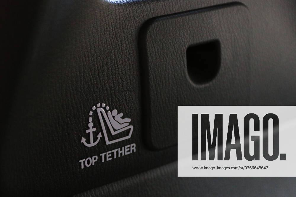 Verankerungspunkt Top Tether für Isofix Kindersitz im Mazda MX-5 (MX5 Baureihe ND, 4. Generation, Modelljahr 2023, Auto, PKW)