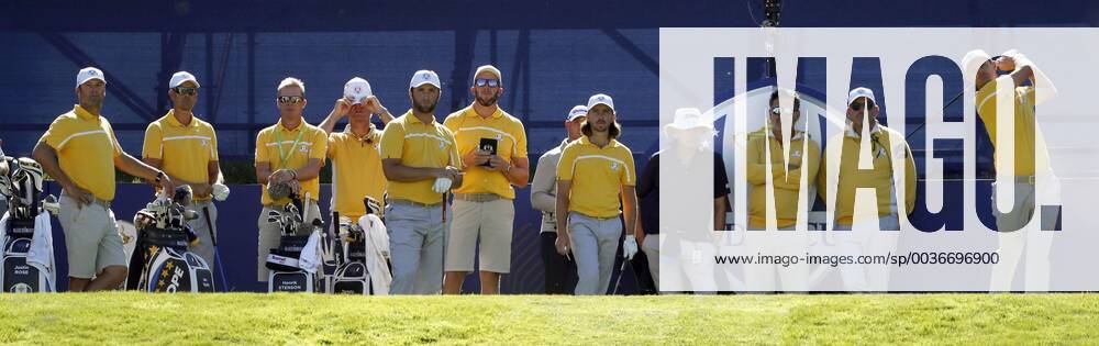 Justin Rose (R) of Great Britain, Jon Rahm (C) of Spain, Henrik Stenson (2-L) of Sweden and Tommy Fleetwood (5-R) of Great Britain during a training session of the Ryder Cup 2018 at The Golf National in Guyancourt, near Paris, France, 27 September 2018. The Ryder Cup 2018 runs from 25 to 30 September. Ryder Cup 2018 !ACHTUNG: NUR REDAKTIONELLE NUTZUNG!