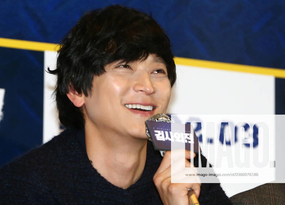 S. Korean actor Kang Dong-won S. Korean actor Kang Dong-won South Korean actor Kang Dong-won, who stars in the new movie A Violent Prosecutor, responds to reporters questions during a publicity event in Seoul on Jan. 25, 2016. The movie will be released in South Korea on Feb. 3. (Yonhap) 2016-01-26 10:37:05 < 1980-2016 YONHAPNEWS AGENCY. .> ¼¿ï