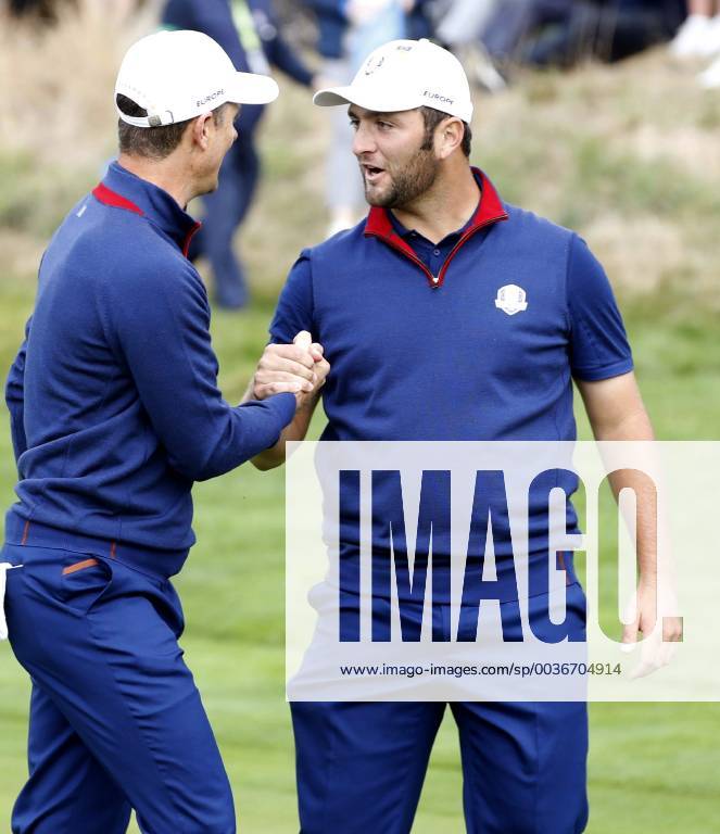 English golfer Justin Rose (L) and Spanish Jon Rahm (R) are seen before the 1st hole during the Ryder Cup 2018 at The Golf National in Guyancourt, near Paris, France, 28 September 2018. The Ryder Cup 2018 runs from 25 to 30 September. Ryder Cup 2018 !ACHTUNG: NUR REDAKTIONELLE NUTZUNG!