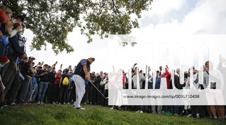 US golfer Phil Mickelson participates during the Ryder Cup 2018 at The Golf National in Guyancourt, near Paris, France, 28 September 2018. The Ryder Cup 2018 runs from 25 to 30 September. Ryder Cup 2018 !ACHTUNG: NUR REDAKTIONELLE NUTZUNG!