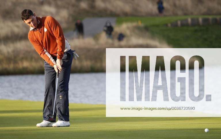 Northern Irish golfer Rory McIlroy is seen in green 2 during the fourball competition on the second day of the Ryder Cup 2018 at The Golf National in Guyancourt, near Paris, France, 29 September 2018. The Ryder Cup 2018 runs from 25 to 30 September. Ryder Cup 2018 !ACHTUNG: NUR REDAKTIONELLE NUTZUNG!