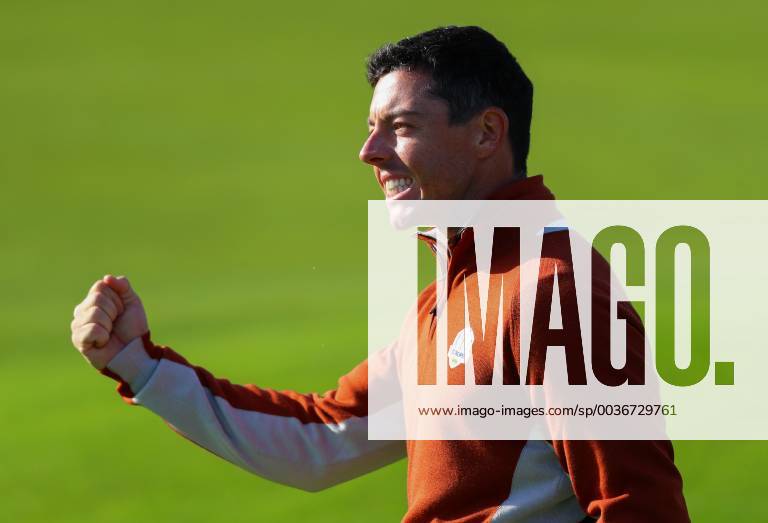 2018 Ryder Cup, Albatros Course, Le Golf National, Saint-Quentin-en-Yvelines, Paris 29 9 2018 Europe s Rory McIlroy celebrates sinking a putt on the 8th hole 29 9 2018