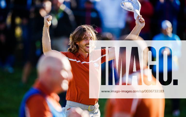 2018 Ryder Cup, Albatros Course, Le Golf National, Saint-Quentin-en-Yvelines, Paris 29 9 2018 Afternoon Foursomes Europe s Tommy Fleetwood celebrates winning his match on the 14th Tommy Fleetwood celebrates winning his match on the 14th 29 9 2018