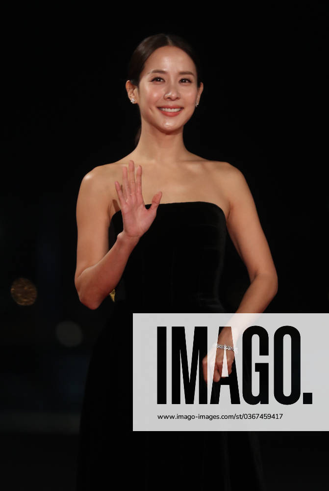 S. Korean actress Jo Yeo-jung S. Korean actress Jo Yeo-jung South Korean actress Jo Yeo-jung makes a red carpet appearance at the 40th Blue Dragon Awards at Paradise City resort on Yeongjong Island, 60 kilometers west of Seoul, on Nov. 21, 2019. (Yonhap) 2019-11-22 08:19:10 < 1980-2019 YONHAPNEWS AGENCY. .> ÀÎo±¤¿ª½Ã