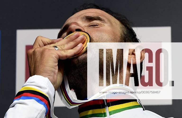KW39 Spanish Alejandro Valverde of Movistar Team celebrates on the podium after winning the men elite road race the 2018 UCI Road World Championships Cycling in Innsbruck, Tirol, Austria, Sunday 30 September 2018. This year s Worlds are taking place from 22 to 30 September. ERICxLALMAND x05437627x