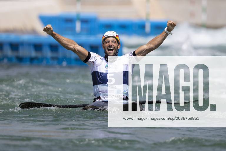 (180930) -- RIO DE JANEIRO, Sept. 30, 2018 -- Hannes Aigner of Germany reacts after the men s kayak (K1) final at the 2018 ICF Canoe Slalom world championships in Rio de Janeiro, Brazil, on September 30, 2018. Hannes Aigner won the gold with 89.69 seconds.) (SP)BRAZIL-RIO DE JANEIRO-ICF CANOE SLALOM WORLD CHAMPIONSHIPS LixMing