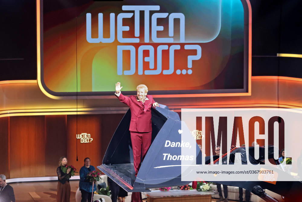 Bilder des Jahres 2023, Entertainment 11 November Entertainment Themen der Woche KW47 ZDF - Wetten, dass...? Fernsehmoderator Thomas Gottschalk während letzten ZDF - Fernsehshow Wetten , dass...? am 25.11.2023 live aus der Messehalle Offenburg. 20231125SBK0087