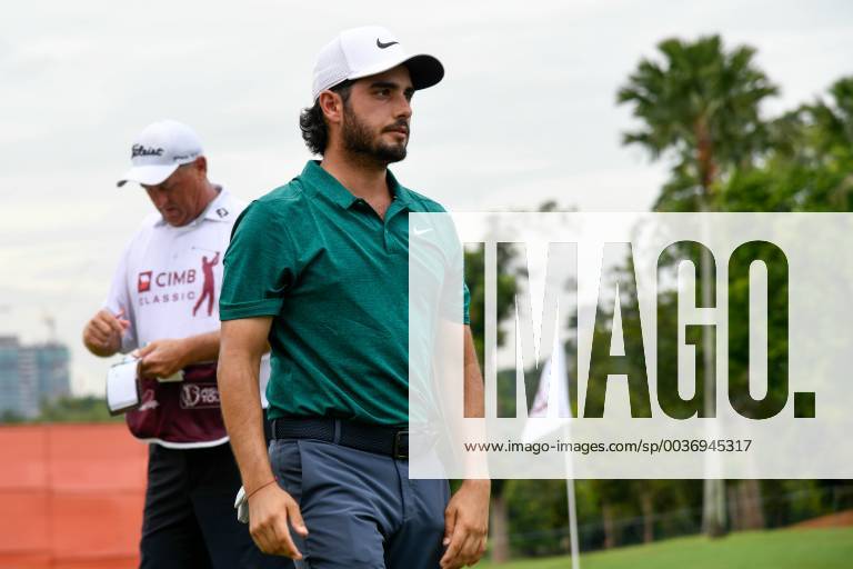 Kuala Lumpur, Malaysia - Abraham Ancer(R) of Mexico in action during the first round of the CIMB Classic at TPC Kuala Lumpur on October 11, 2018 in Kuala Lumpur, Malaysia CIMB Classic - Round One - ZUMAn230 20181011_zaa_n230_107