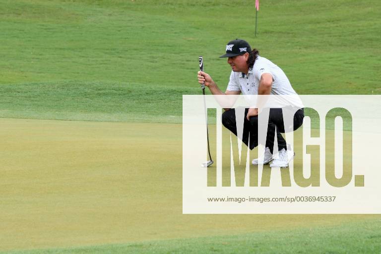 Kuala Lumpur, Malaysia - Pat Perez of the United States in action on first round of the CIMB Classic at TPC Kuala Lumpur on 11 October, 2018 in Kuala Lumpur, Malaysia CIMB Classic - Round One - ZUMAn230 20181011_zaa_n230_118
