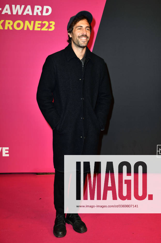 Max Giesinger bei der 24. Verleihung der 1Live Krone 2023 im Lokschuppen. Bielefeld