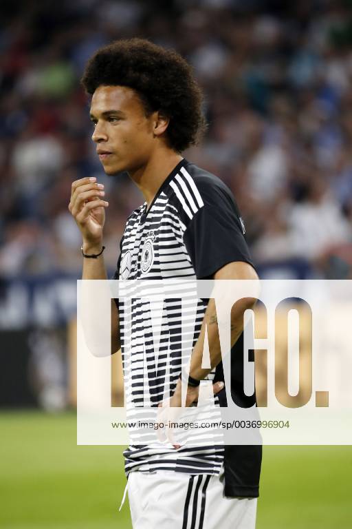 München, Deutschland, UEFA Nations League, Deutschland vs. Frankreich 0 : 0 am 06. 09. 2018 in der Allianz-Arena in München Leroy SANE (GER) ** Gemäß den Vorgaben des DFB ( Deutscher Fußball Bund ) ist es untersagt, in dem Stadion und oder vom Spiel angefertigte Fotoaufnahmen in Form von Sequenzbildern und oder videoähnlichen Fotostrecken zu verwerten bzw. verwerten zu lassen. **