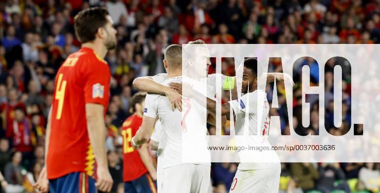 England s players jubilate a goal during the UEFA League of Nations groups phase match between the national teams of Spain and England, at the Benito Villamarin stadium, in Seville, Andalusia, Spain, 15 October 2018. Spain vs. England !ACHTUNG: NUR REDAKTIONELLE NUTZUNG!