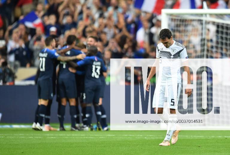 KW42 Fußball UEFA Nations League Frankreich - Deutschland am 16.10.2018 im Stade de France in Paris Mats Hummels ( Deutschland ) ist nach dem 2:1 enttäuscht DFB regulations prohibit any use of photographs as image sequences and or quasi-video.