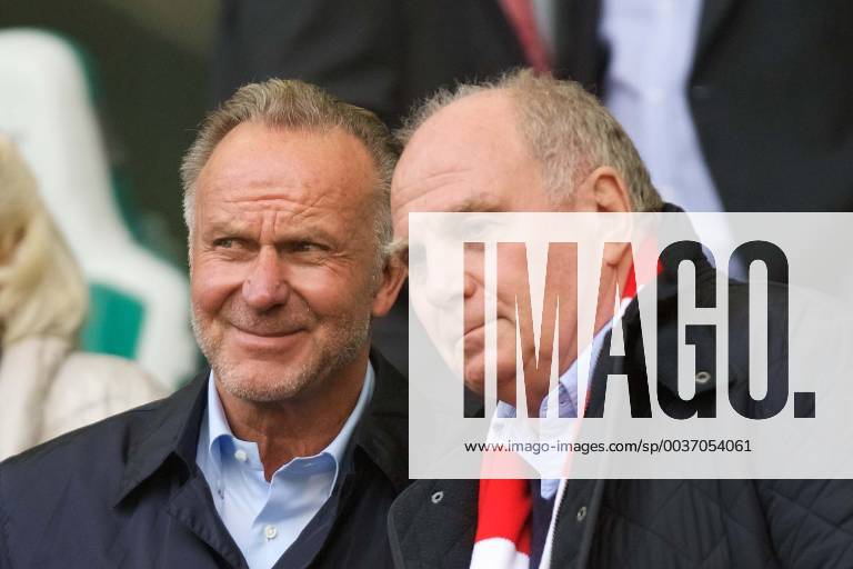 KW42 Fussball Berlin 20.10.2018 Saison 2018 2018 1. Bundesliga DFL VFL Wolfsburg - FC Bayern München Uli Hoeneß Karl-Heinz Rummenigge li. Gemäß den Vorgaben der DFL Deutsche Fußball Liga ist es untersagt, in dem Stadion und oder vom Spiel angefertigte Fotoaufnahmen in Form von Sequenzbildern und oder videoähnlichen Fotostrecken zu verwerten bzw. verwerten zu lassen. DFL regulations prohibit any use of photographs as image sequences and or quasi-video