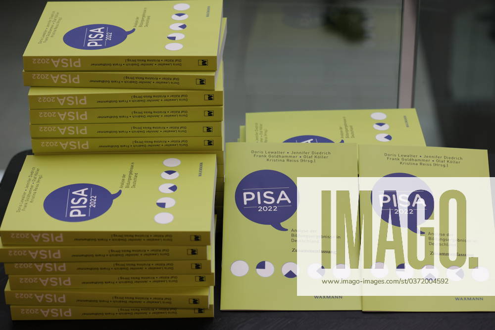Deutschland, Berlin, Bundespressekonferenz, Thema: Veröffentlichung des PISA 2022-Berichts (Programme for International Student Assessment)