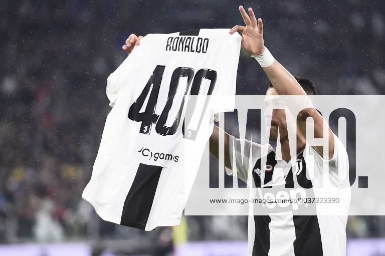 KW44 Photo LaPresse - Fabio Ferrari November 03, 2018 Turin, Italy soccer Juventus Fc vs Cagliari - Italian Football Championship League A TIM 2018 2019 - Allianz Stadium. In the pic:Cristiano Ronaldo (Juventus F.C.);