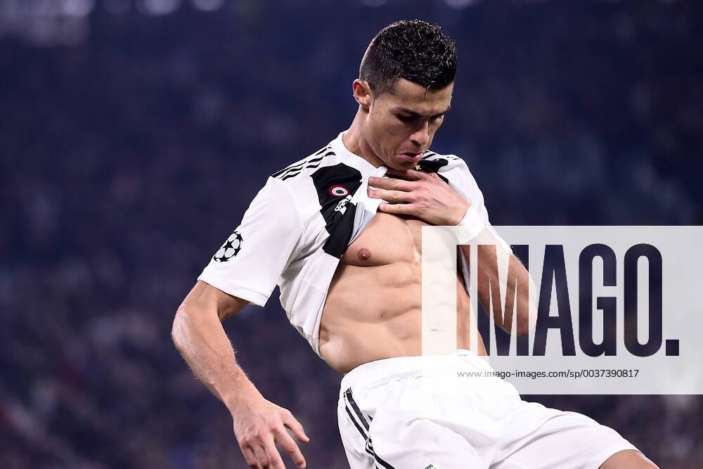 KW45 Photo LaPresse - Fabio Ferrari November 07, 2018 Turin, Italy soccer Juventus Fc vs Manchester United ManU - Uefa Champions League 2018 2019 - Allianz Stadium - Group H. In the pic:Cristiano Ronaldo (Juventus F.C.); celebrates after goal 1-0