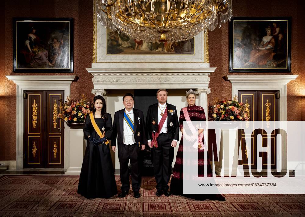 THE HAGUE - First Lady Kim Keon Hee, President Yoon Suk Yeol of the Republic of Korea, King Willem-Alexander and Queen Maxima during a state banquet in the Royal Palace Amsterdam. At the invitation of the king, South Korean President Yoon Suk Yeol will pay a state visit to the Netherlands. ANP KOEN VAN WEEL netherlands out - belgium out
