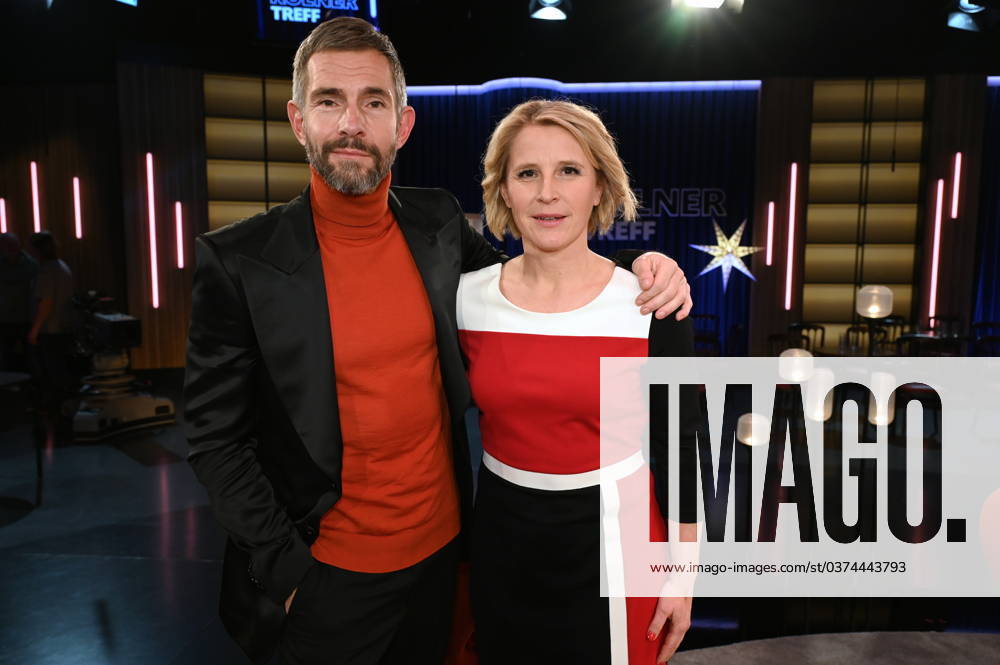 Die Moderatoren Micky Beisenherz und Susan Link als Gastgeber der WDR Talkshow Kölner Treff