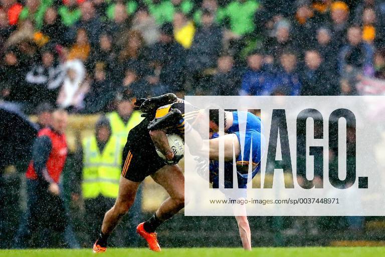 KW45 AIB GAA Munster Senior Club Football Championship Semi-Final, Dr. Crokes GAA Club, Killarney, Co. Kerry 11 11 2018 Dr. Crokes vs St. Finbarrs Dr. Crokes Michael Burns and Conor Dennehy of St. Finbarr s Michael Burns and Conor Dennehy11 11 2018