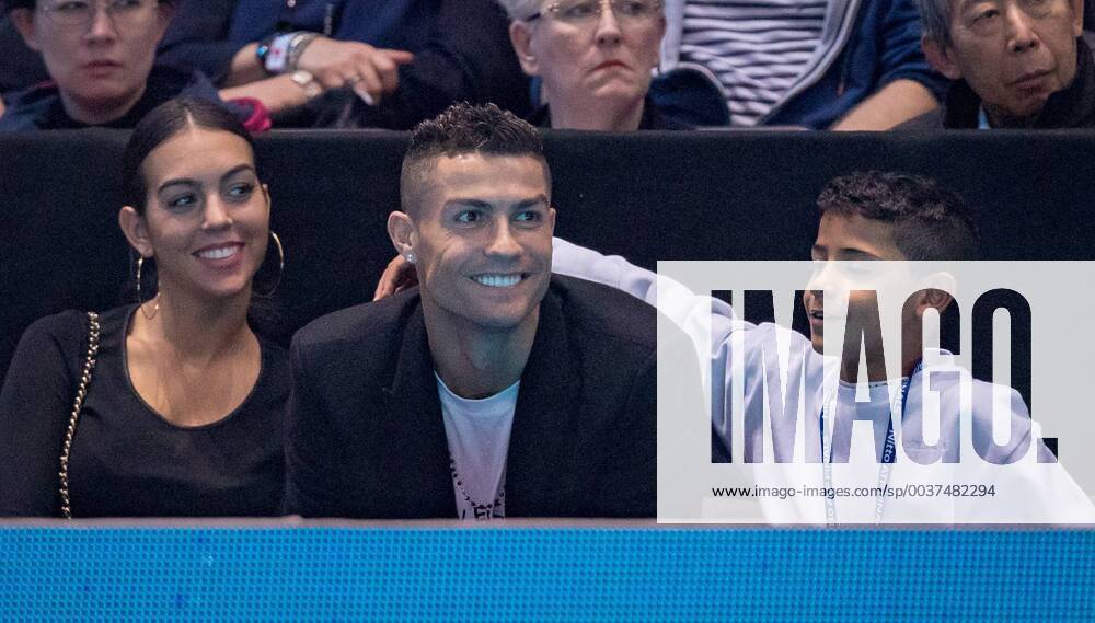 KW46 Fu?ball, Cristiano Ronaldo mit Familie bei den ATP-Finals in London Juventus footballer Ronaldo attends the evening match with his girlfriend Georgina Rodriguez and his son Cristiano Junior at the Nitto ATP Tennis Herren World Finals London at the O2, London, England on 12 November 2018.