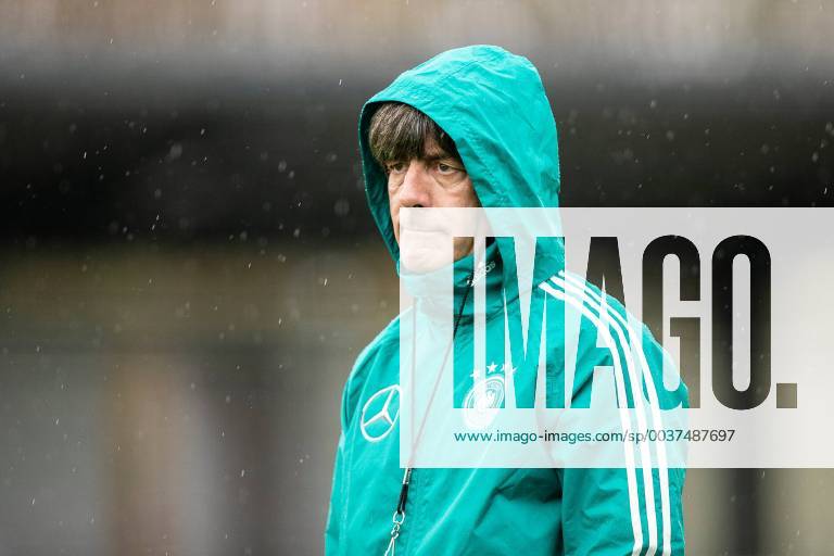 KW46 Trainer Joachim Loew waehrend des Trainings der Nationalmannschaft Deutschland zur Vorbereitung auf die Begegnung zwischen Deutschland und Russland im Red Bull Trainingszentrum am 13. November 2018 in Leipzig, Sachsen (Saxony), Deutschland (Germany) Photo: Hartmut Boesener Eibner FB-TR Nationalmannschaft Deutschland Leipzig