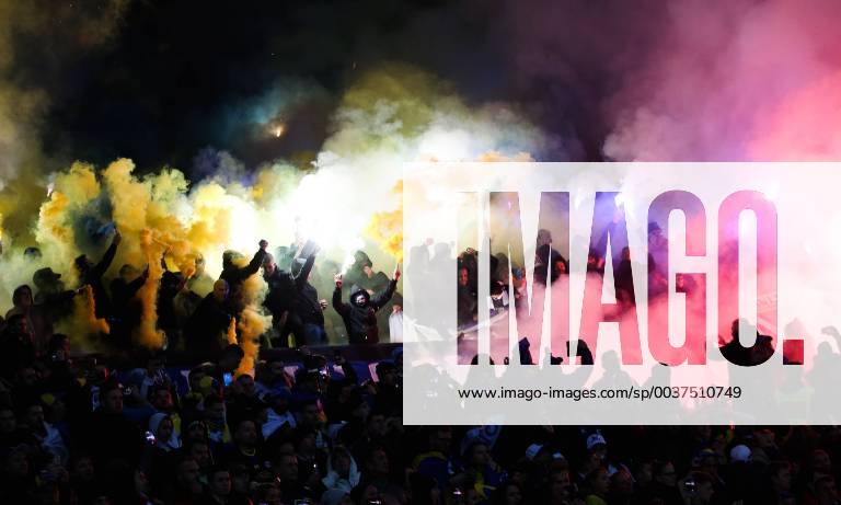 KW46 SOCCER - UEFA NL, AUT vs BIH VIENNA,AUSTRIA,15.NOV.18 - SOCCER - UEFA Nations League, OEFB international match Länderspiel Austria vs Bosnia and Herzegovina. Image shows fans of BIH. GEPAxpictures xPhilippxBrem