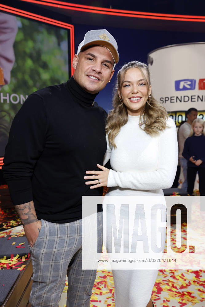 Sänger Pietro Lombardi und seine Verlobte Laura Maria Rypa beim 28. RTL-Spendenmarathon 2023 in den EMG-Studios. Hürth, 17.11.2023 NRW Deutschland