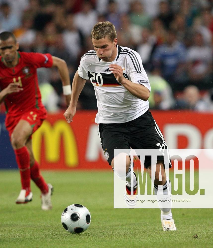 Lukas Podolski (Deutschland) Fußball EM Herren Euro 2008, Länderspiel, Nationalmannschaft, Nationaltrikot, Einzelbild Basel Dynamik,