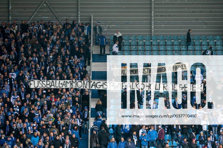 Fussball 2.Bundesliga, 1.FC Magdeburg - VfL Bochum, v.l. Fanprotest, Protest gegen Montagsspiele Magdeburg