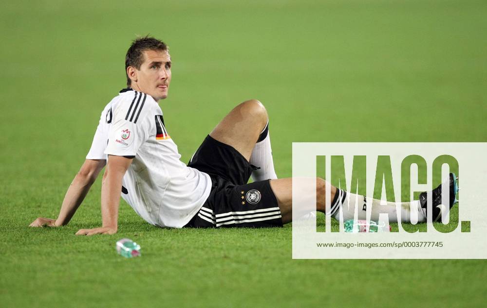 Miroslav Klose (Deutschland) enttäuscht nach verlorenem EM Finale Fußball EM Herren EURO 2008, Länderspiel, Finale Nationalmannschaft, Nationaltrikot Einzelbild Wien
