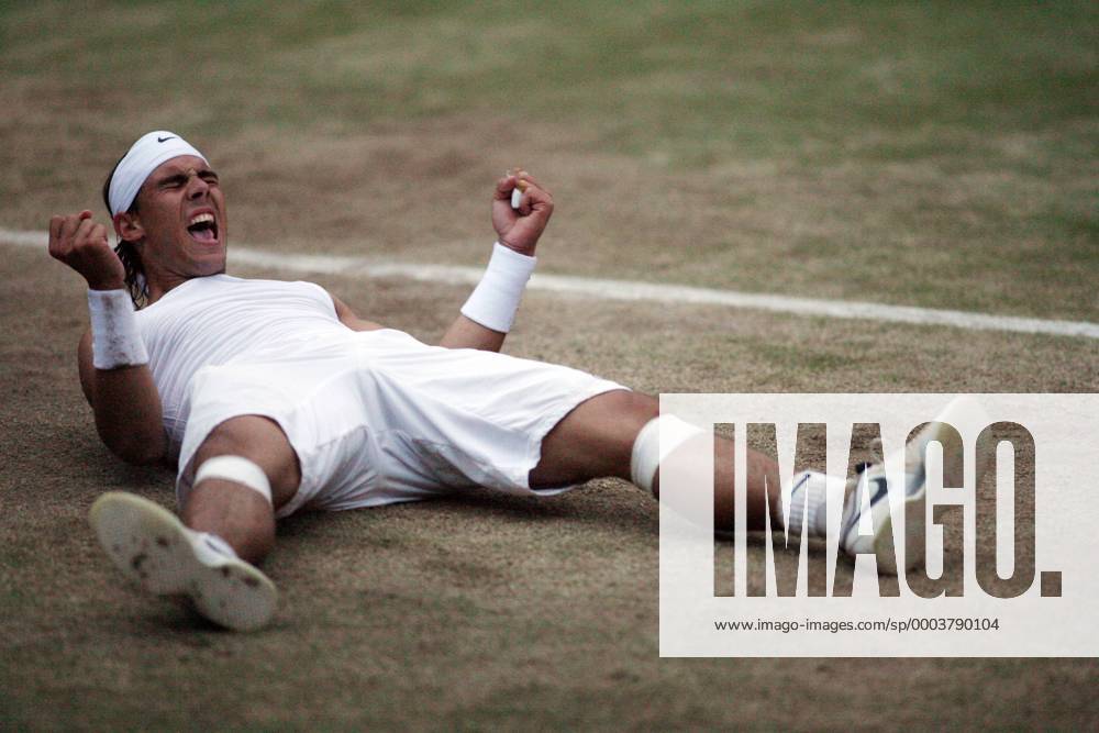 Rafael Nadal (Spanien) gewinnt die All England Championships 2008 Tennis Herren All England Championships 2008, Grand Slam, ATP Tour, Finale Einzelbild Wimbledon London Begeisterung, Freude,
