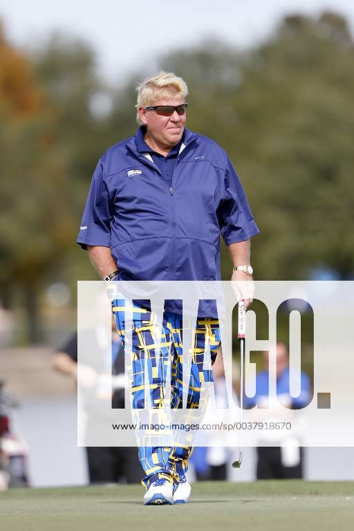 ORLANDO, FL - DECEMBER 13: John Daly walks up to the green with his putter during the Pro-Am of the 2018 PNC Father Son Challenge on December 13, 2018 at the The Ritz-Carlton Golf Club in Orlando, Florida. (Photo by Cliff Welch Icon Sportswire) GOLF: DEC 13 Champions Tour - PNC Father Son Challenge Icon121318120