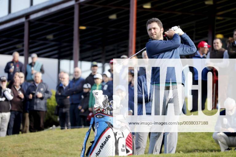 Spanish golfers Jon Rahm hits the ball during a charity event held at Circuito Meaztegi Golf in Ortuella, Bizkaia, Spain, 22 December 2018. Circuito Meaztegi Golf !ACHTUNG: NUR REDAKTIONELLE NUTZUNG!