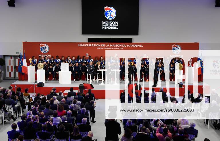 Emmanuel Macron ( president de la Republique ) a l inauguration de la Maison du Handball - Laurent Cathala ( maire de Creteil ) - Joel Delplanque ( president FFHB ) - Valerie Pecresse ( presidente de la region ile de france ) NEWS : Emmanuel Macron a l inauguration de la Maison du Handball - Creteil - 09 01 2019 FedericoPestellini Panoramic