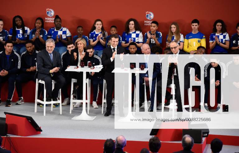 Emmanuel Macron ( president de la Republique ) a l inauguration de la Maison du Handball - Laurent Cathala ( maire de Creteil ) - Joel Delplanque ( president FFHB ) - Valerie Pecresse ( presidente de la region ile de france ) NEWS : Emmanuel Macron a l inauguration de la Maison du Handball - Creteil - 09 01 2019 FedericoPestellini Panoramic