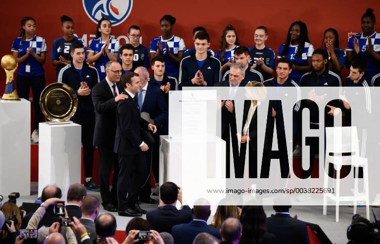 Emmanuel Macron ( president de la Republique ) a l inauguration de la Maison du Handball - Laurent Cathala ( maire de Creteil ) - Joel Delplanque ( president FFHB ) - Valerie Pecresse ( presidente de la region ile de france ) NEWS : Emmanuel Macron a l inauguration de la Maison du Handball - Creteil - 09 01 2019 FedericoPestellini Panoramic
