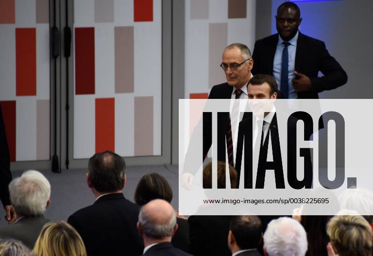 Emmanuel Macron ( president de la Republique ) a l inauguration de la Maison du Handball - Joel Delplanque ( president FFHB ) NEWS : Emmanuel Macron a l inauguration de la Maison du Handball - Creteil - 09 01 2019 FedericoPestellini Panoramic