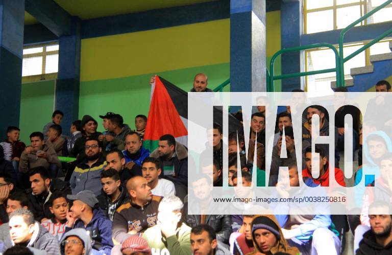 Rafah, Gaza Strip, Palestinian Territory - Palestinian fans watch the 2019 AFC Asian Cup Group B football match between Palestine and Australia, in Rafah in the souhtern Gaza Strip on January 11, 2019. The match ended in 3-0 to Australia Middle East News - January 11, 2019 - ZUMAap3_ 88356655st